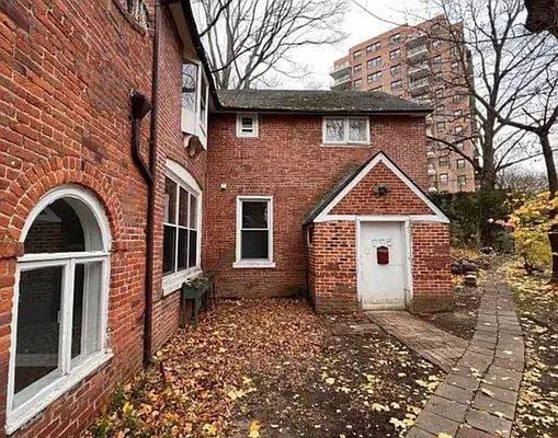 Building Photo - 2 bedroom in BRONX NY 10463