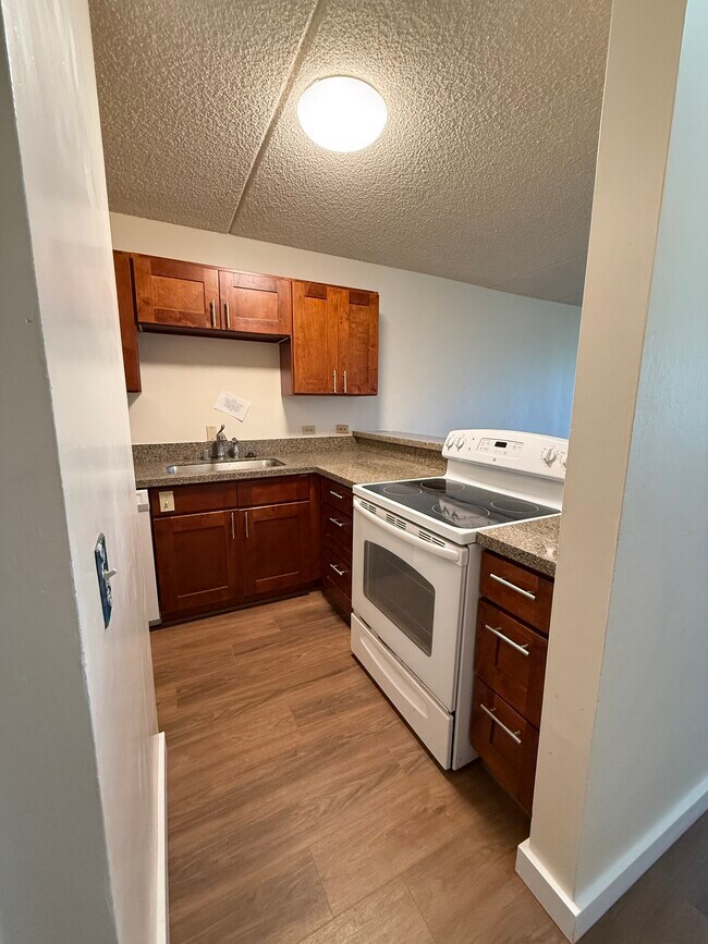 Primary Photo - 75-5865-5865 Walua Rd