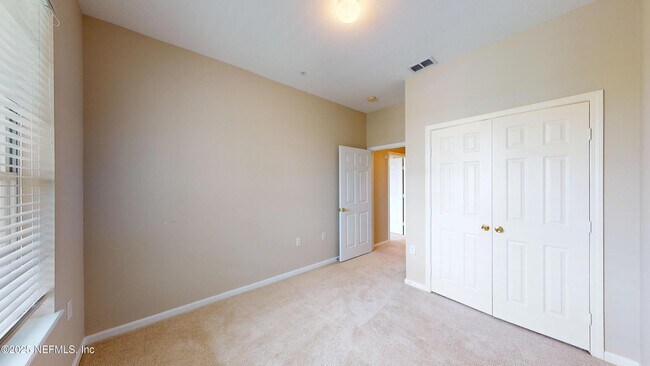 Building Photo - 7990 Baymeadows Cir E