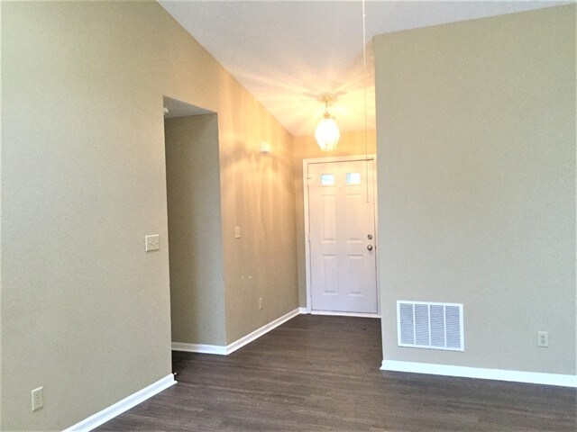 Building Photo - 8018 Bitternut Dr