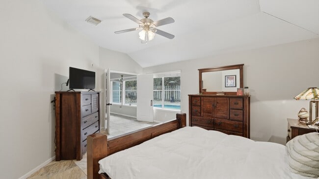 Building Photo - 19 Pebblebrook Ln