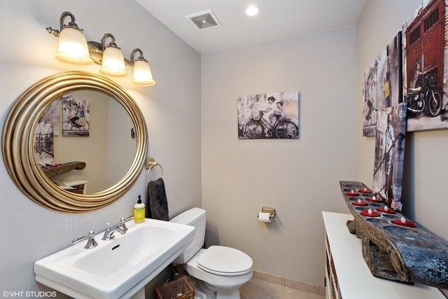 Building Photo - 200 N Jefferson St