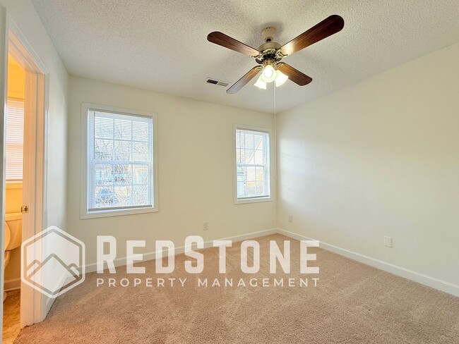 Building Photo - 131 Hoskins Cir