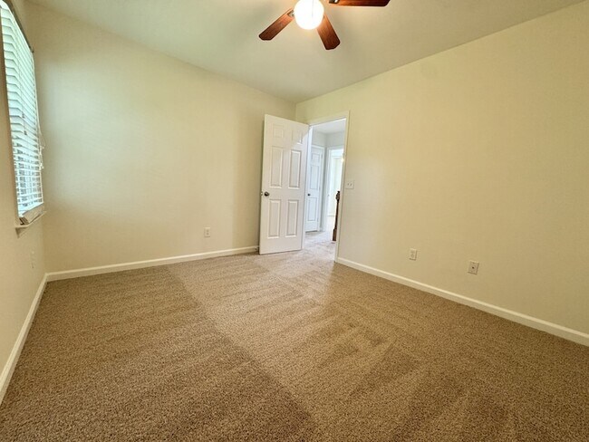 Building Photo - 1370 Buckingham Cir
