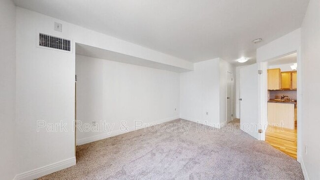 Building Photo - 601 W 11th Ave