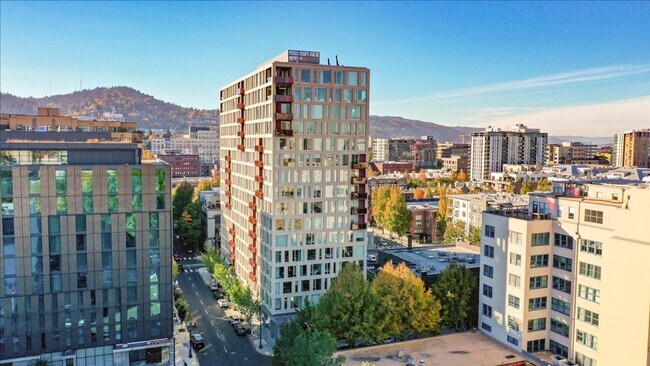 Building Photo - 937 NW Glisan St