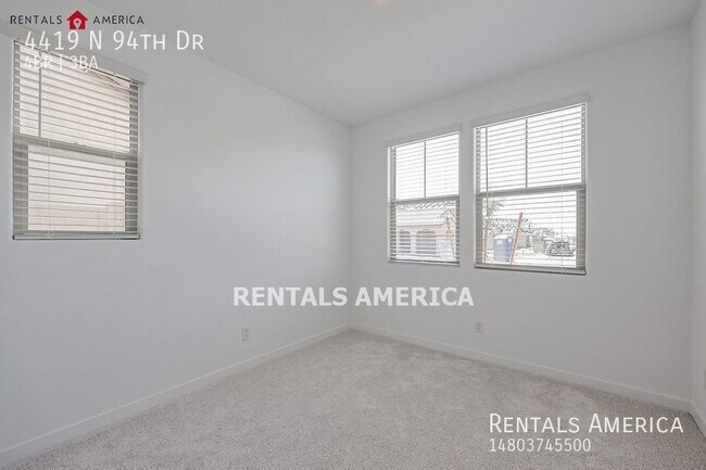 Building Photo - Gorgeous Open-Concept 4-Bedroom Home in a ...