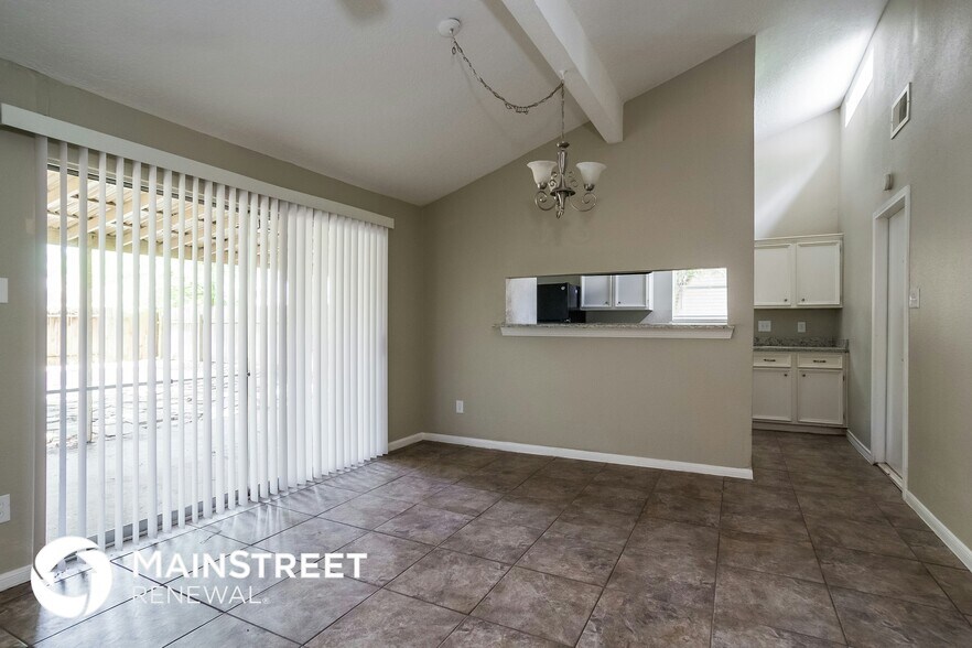Building Photo - 24111 Spring Gum Dr