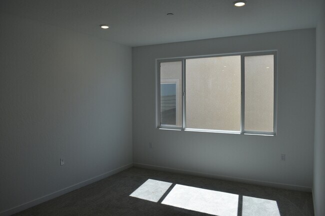 Building Photo - 1184 Atlantica Dr S