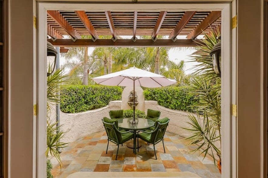 Building Photo - 1203 S Rimpau Blvd