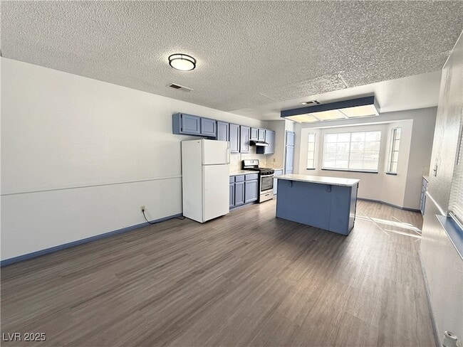 Building Photo - 5876 Filmore Ave