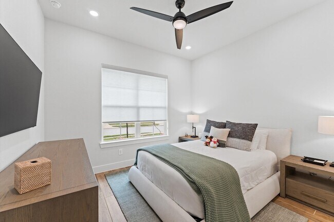 Building Photo - 9638 Birchwood Holw Trl