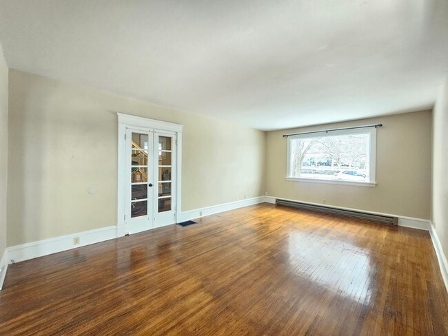 Building Photo - 2028 W 9th Ave