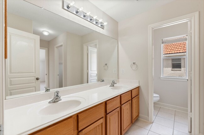 Building Photo - 3010 Blue Lagoon Ct