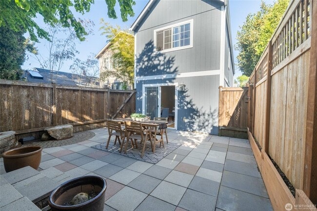Building Photo - 2bd/1.5ba Seattle House