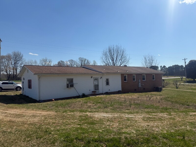 Building Photo - 2630 Amity Hill Rd
