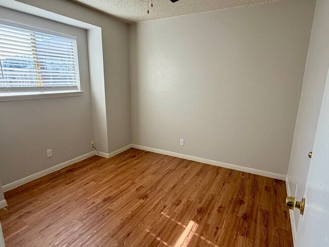 Building Photo - 2503 Marlin Dr