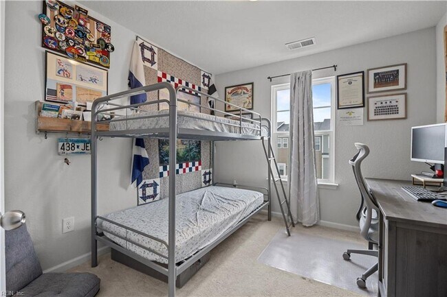 Building Photo - Luxury Living in Grassfield!