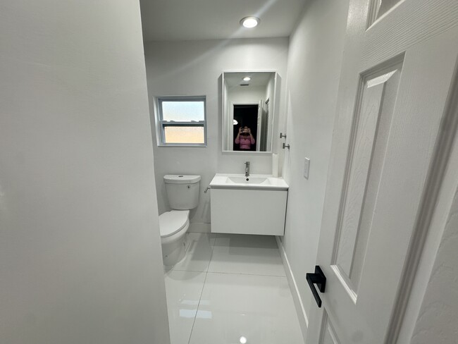 Remodeled bathroom - 2210 NW 31st Ave