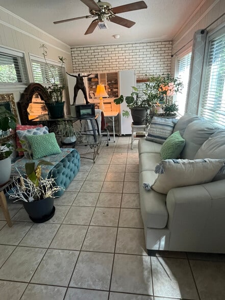 Building Photo - 315 Bomar Pl