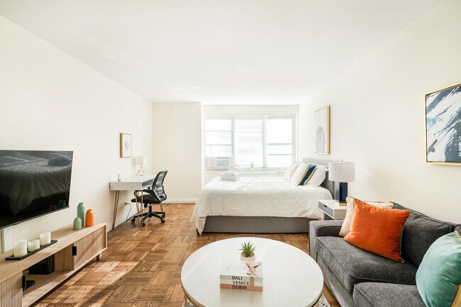 Building Photo - 500 E 62nd St