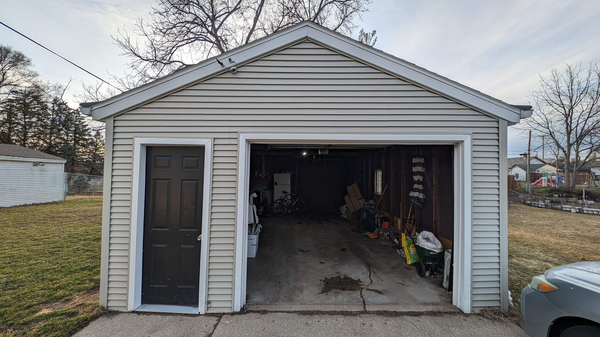 Building Photo - 729 Caroline St