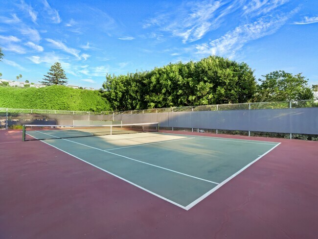 Building Photo - 30256 Avenida Selecta