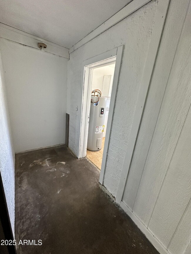 Building Photo - 316 N 84th Pl