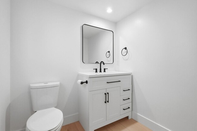 Building Photo - Brand New 3 bed, 2 bath Remodel located in the South Side Flats