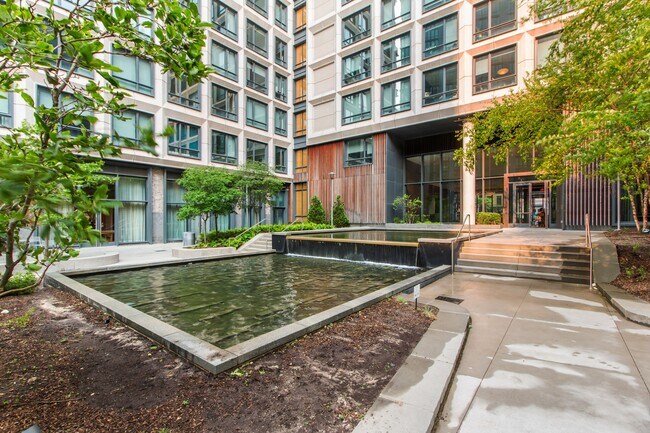 Building Photo - 550 Vanderbilt Ave