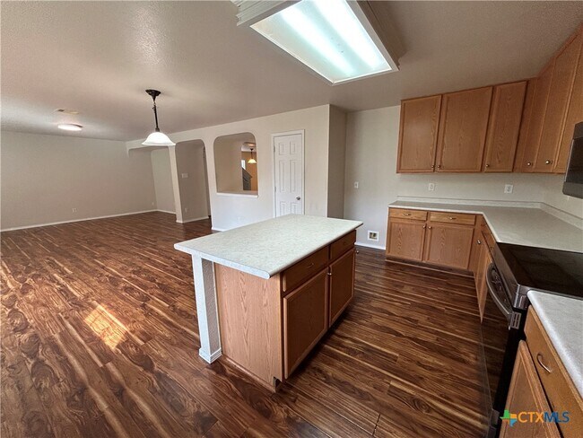 Building Photo - 424 Copper Hill Dr