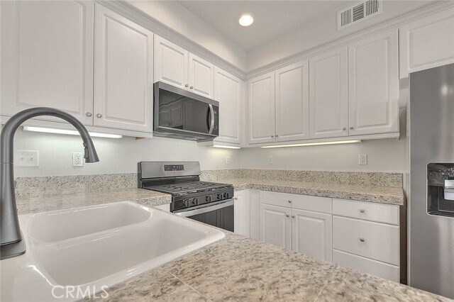 Building Photo - 33810 Willow Haven Ln