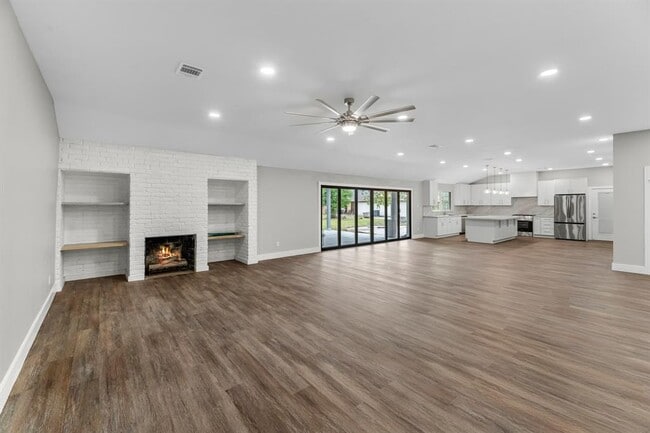 Building Photo - 8219 Wateka Cir