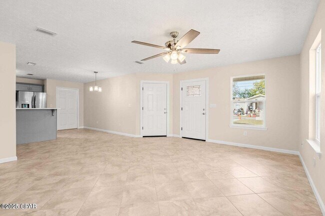 Building Photo - 711 Kirklin Ave