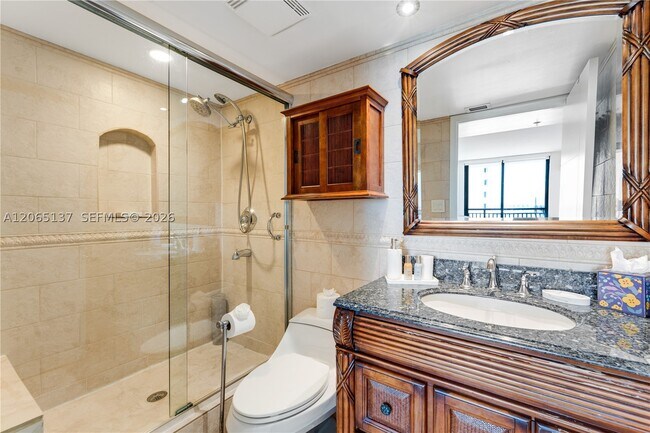 Building Photo - 540 Brickell Key Dr