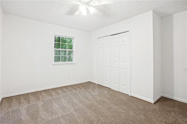 Building Photo - 8298 Blackfoot Trail