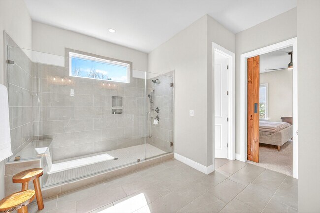 Building Photo - Spacious 4BR Home with Office & Covered Porch in Chapel Ridge