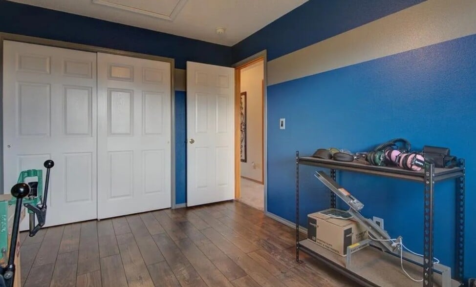 Building Photo - 6151 Oakwood Blvd