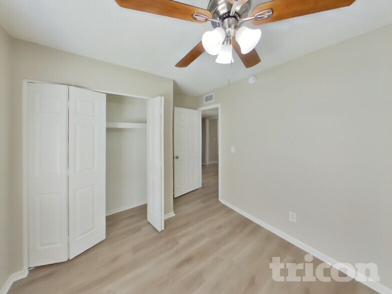 Building Photo - 6826 W Cholla St