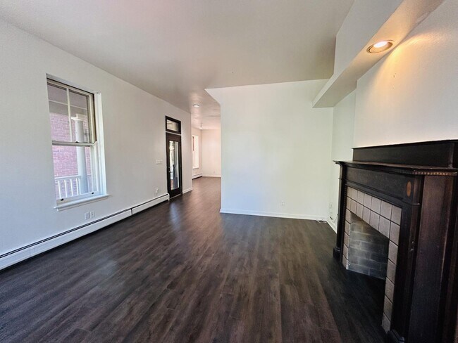 Building Photo - 243 W 8th St