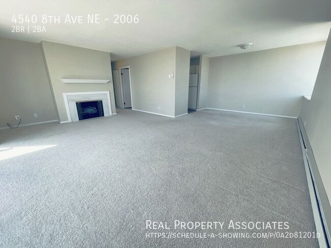 Building Photo - 4540 8th Ave NE