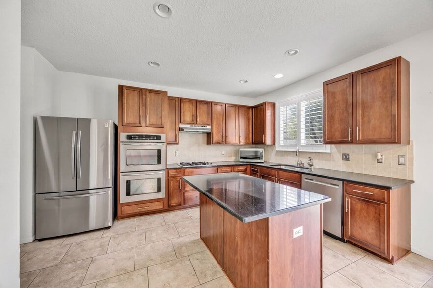 Building Photo - 1457 Heather Ct