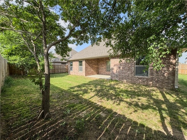 Building Photo - 4302 SW Pawhuska St