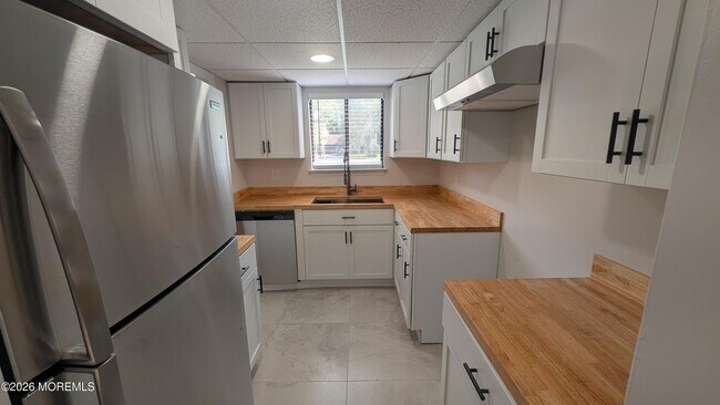 Building Photo - 13 Wren Way