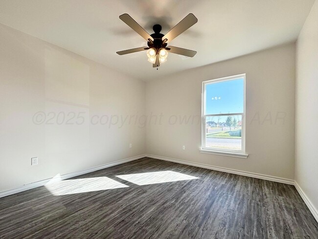 Building Photo - 3002 Knoll Dr