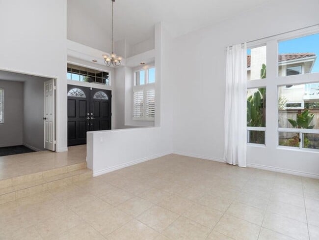 Building Photo - Incredible Rancho Del Oro Home!