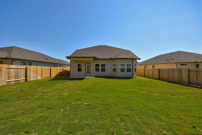 Building Photo - 117 Fairmeadow Downs Dr