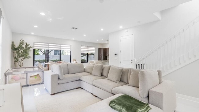 Building Photo - 20927 NW 1st Ct