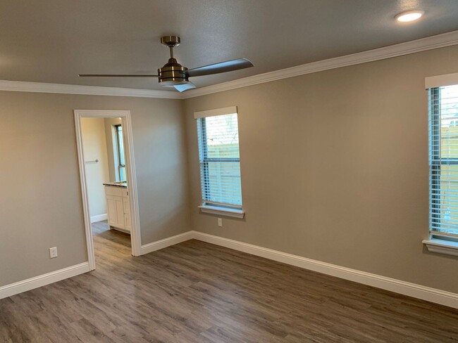 Building Photo - Executive Townhome in Bentonville