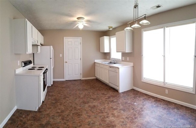 Building Photo - 210 Longleaf Pines Dr